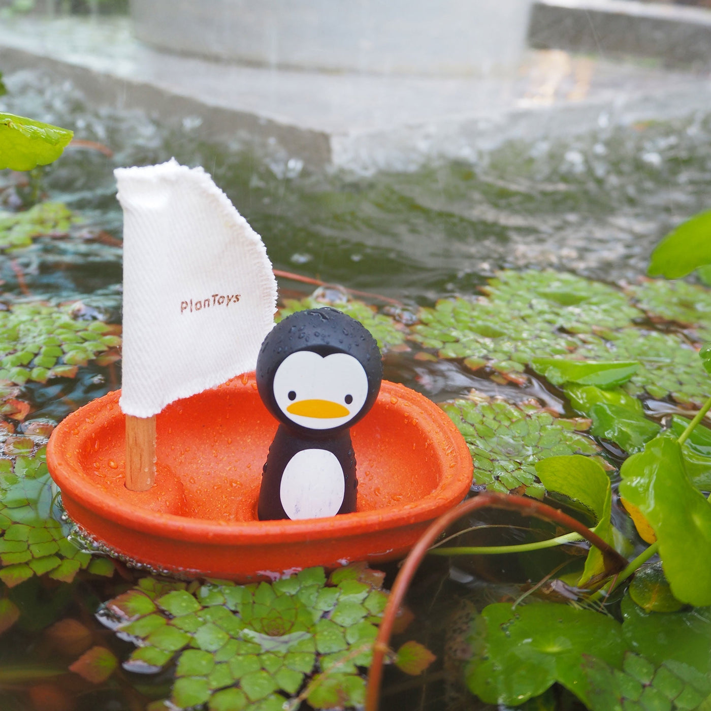 PlanToys Sailing Boat Penguin Bath Toy