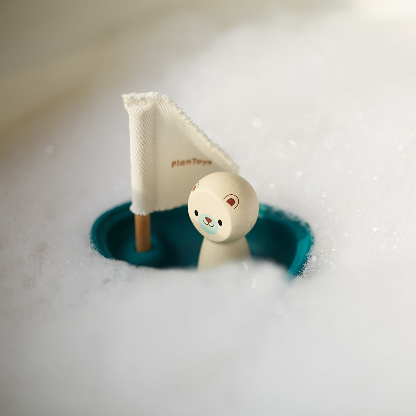 PlanToys Sailing Boat Polar Bear Bath Toy
