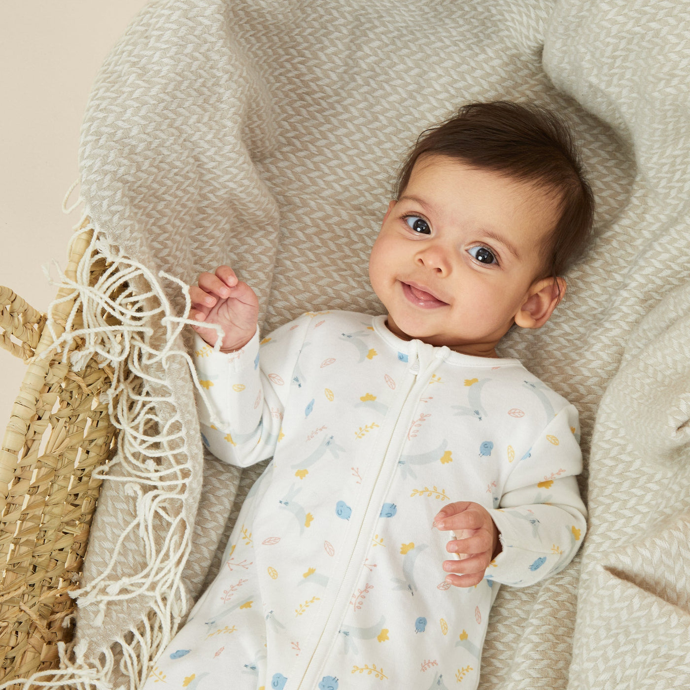 flatlay_roundel_signature_fabric