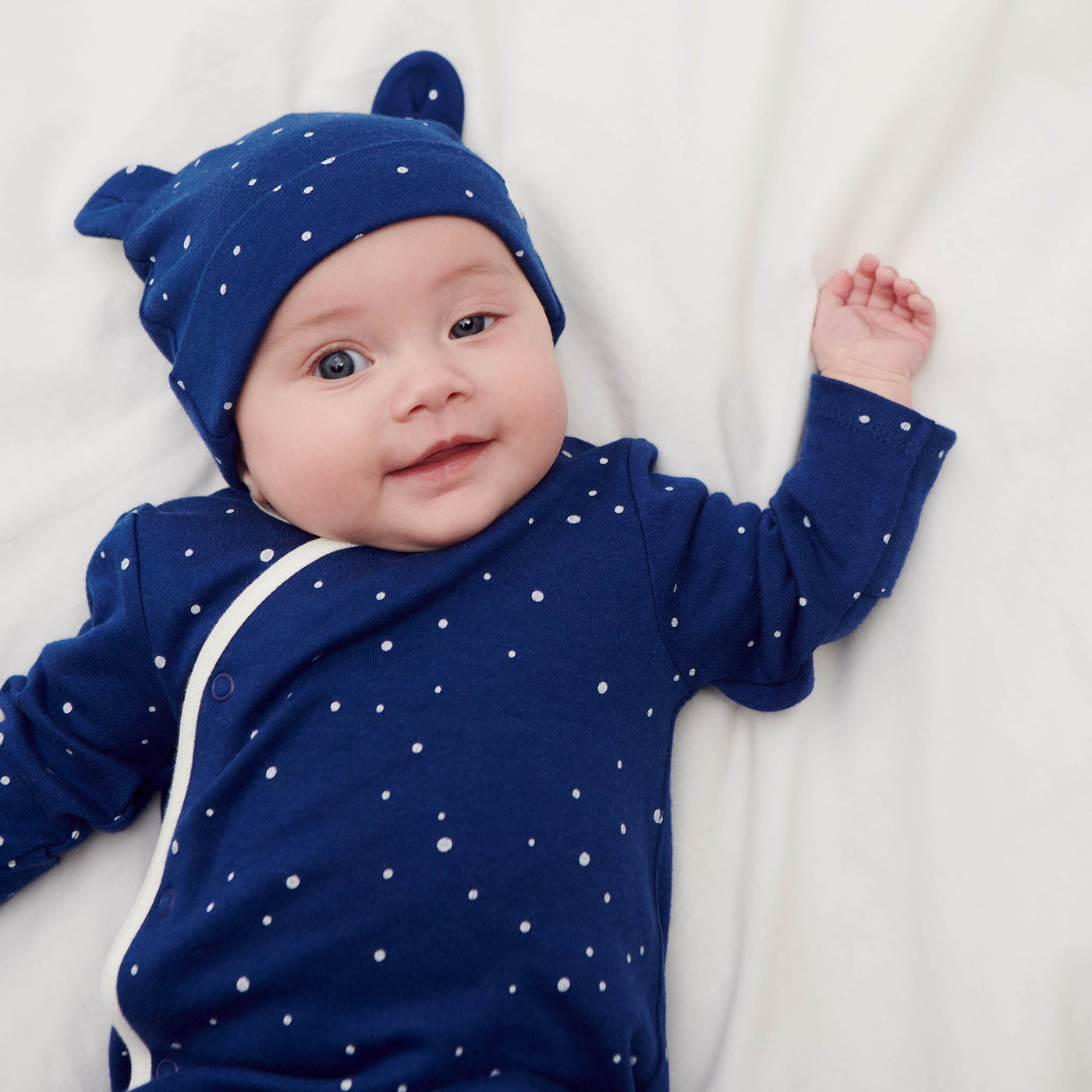 flatlay_roundel_signature_fabric                      