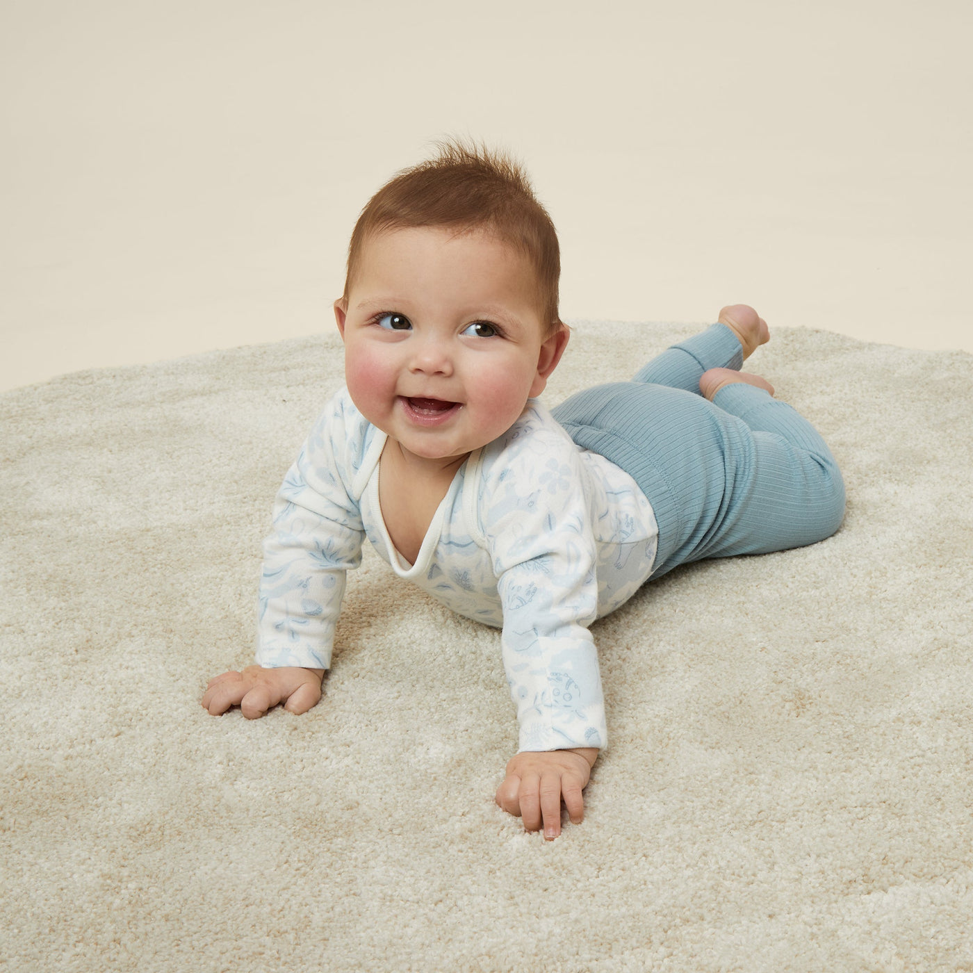 flatlay_roundel_signature_fabric