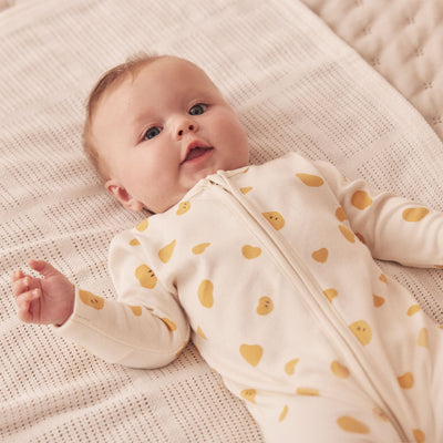 flatlay_roundel_signature_fabric