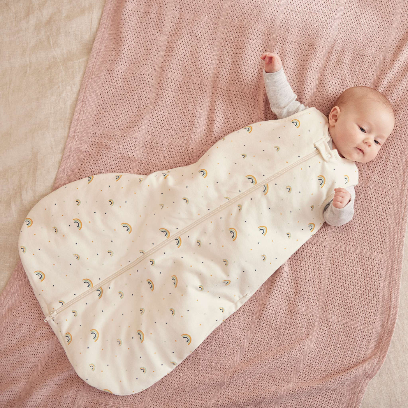 flatlay_roundel_signature_fabric