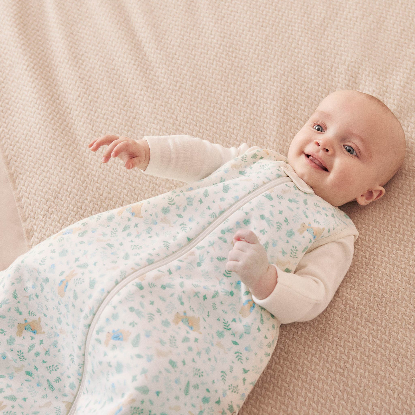 flatlay_roundel_signature_fabric