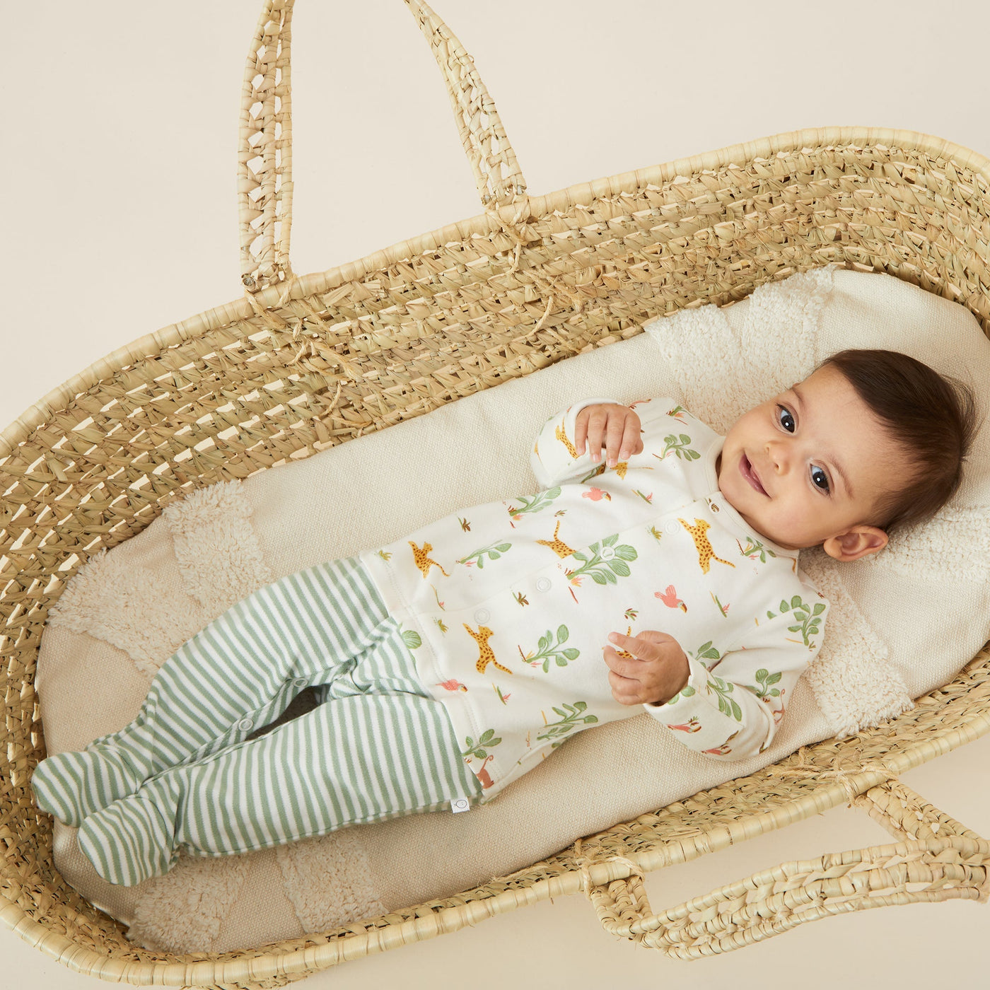 flatlay_roundel_signature_fabric