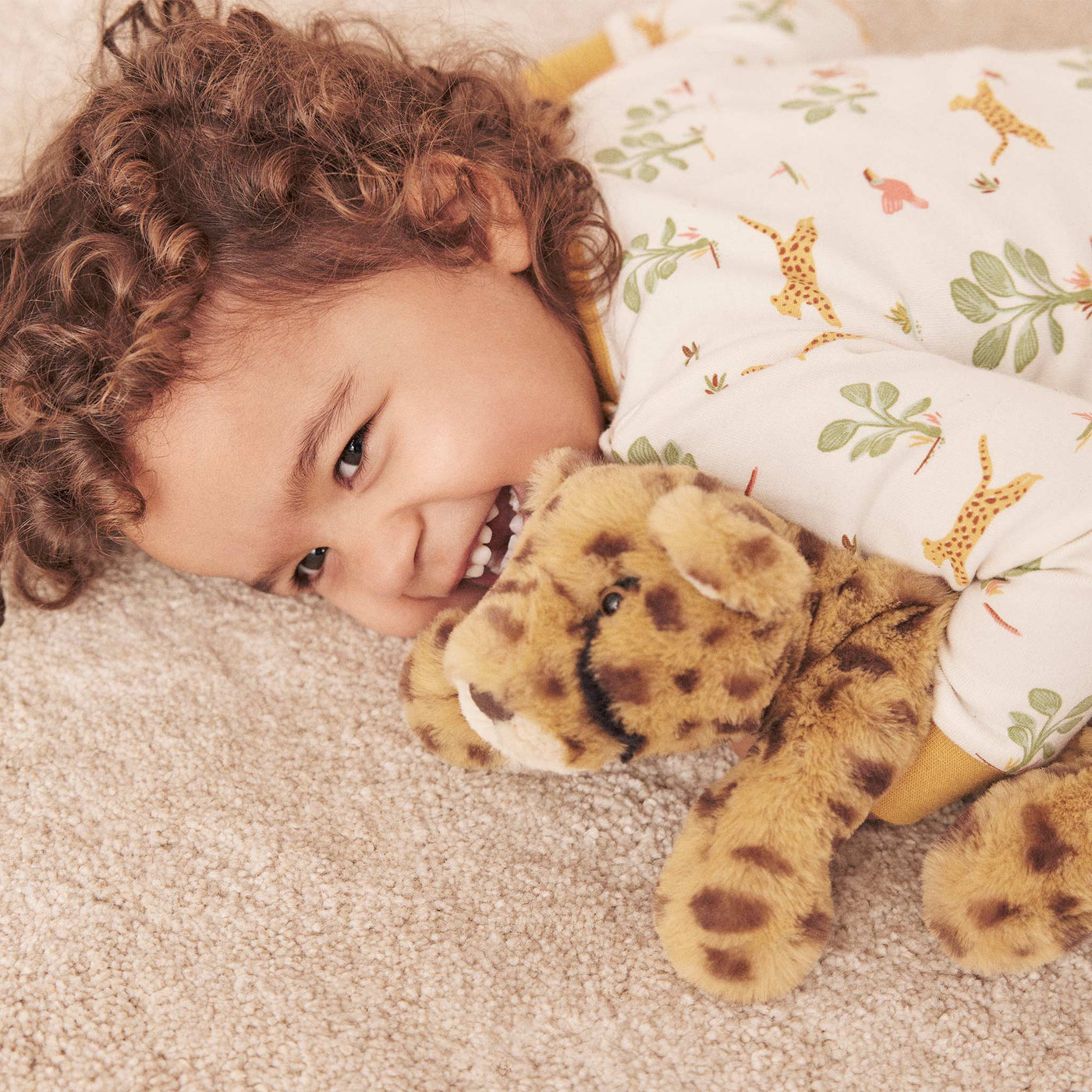 flatlay_roundel_signature_fabric