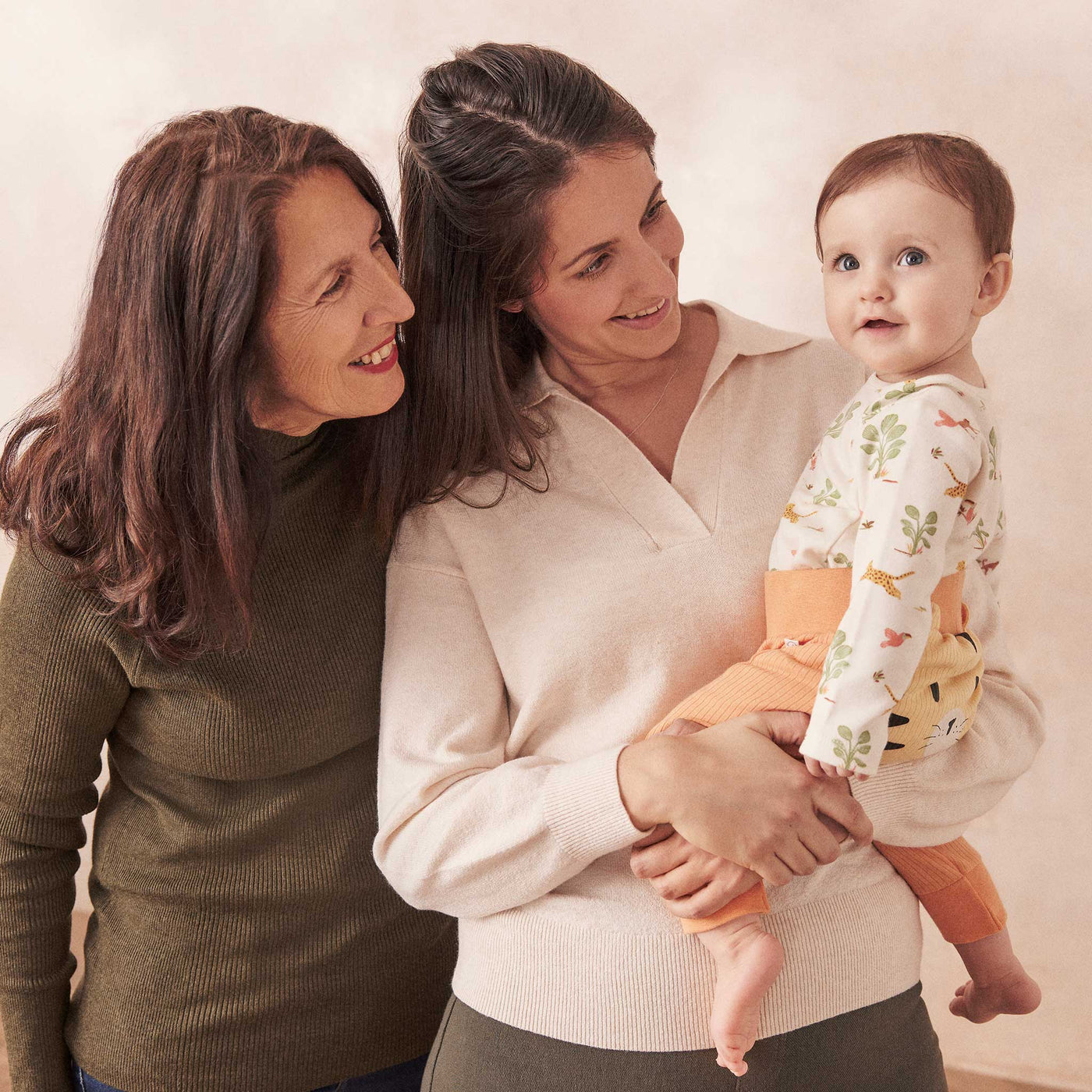 flatlay_roundel_signature_fabric