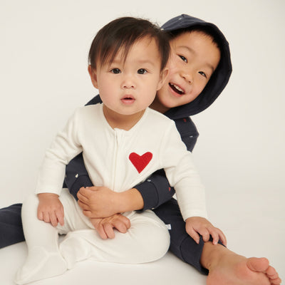 flatlay_roundel_signature_fabric             