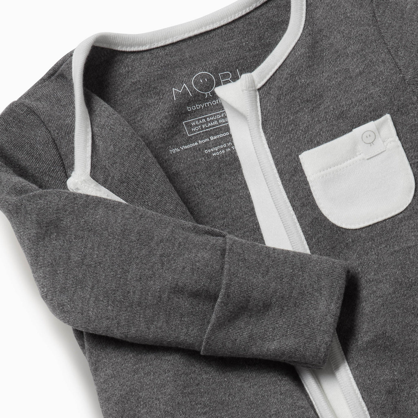 flatlay_roundel_2way_zip                             